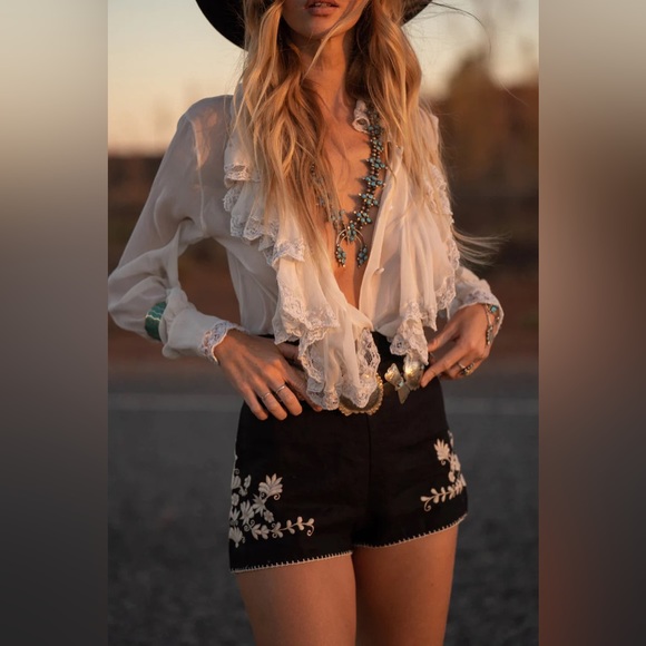 Chasing Unicorns 🦄 busy being fabulous - Picture 4 of 12